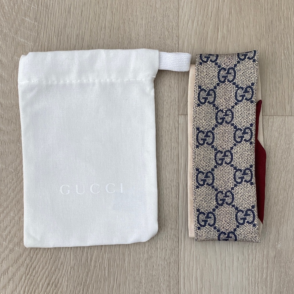 Gucci Beige and Red GG Logo Silk Scarf - Picture 2 of 4